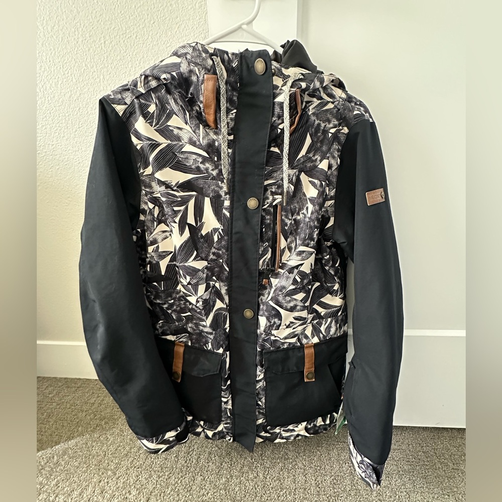 Roxy Black and Tan Jacket with Blue Tag